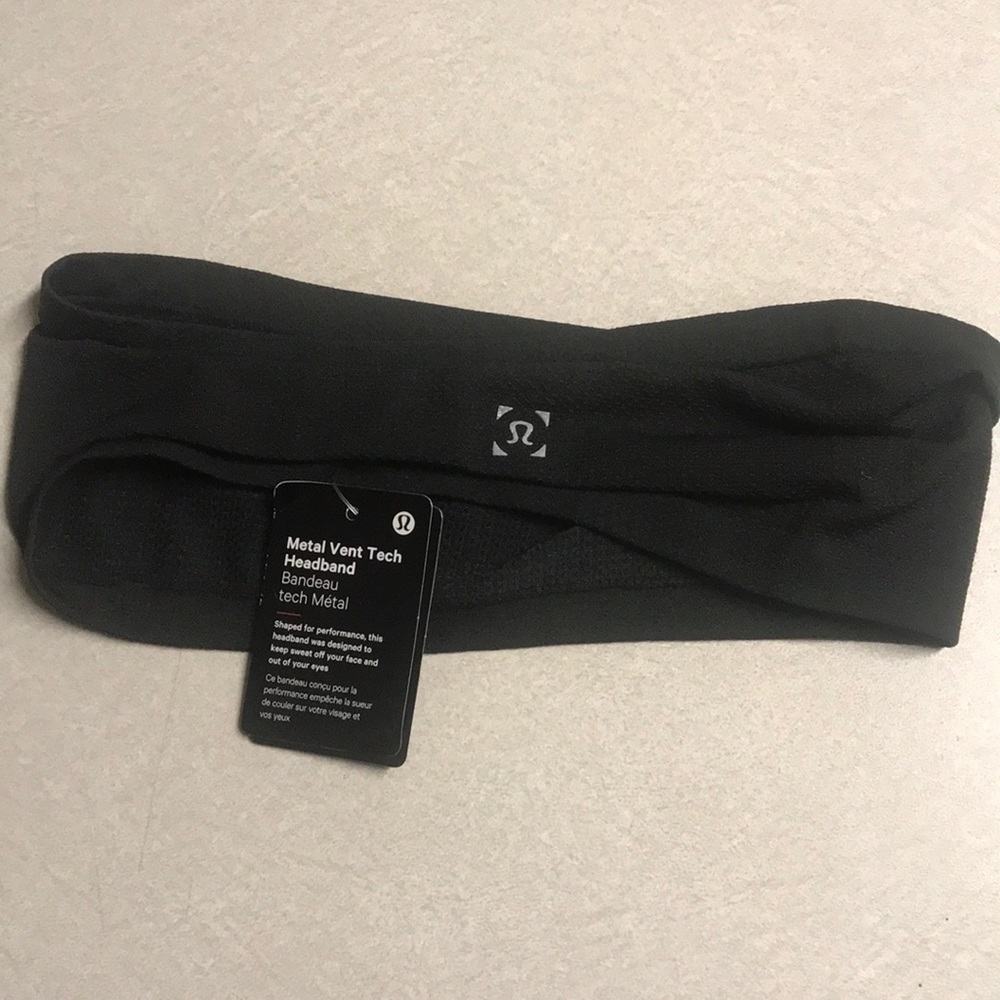 Black Lululemon headband